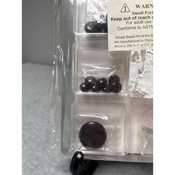 Annies Simply Beads Jewelry Kit Enchanted Night with Black Stones & Silver Links - Picture 4 of 5